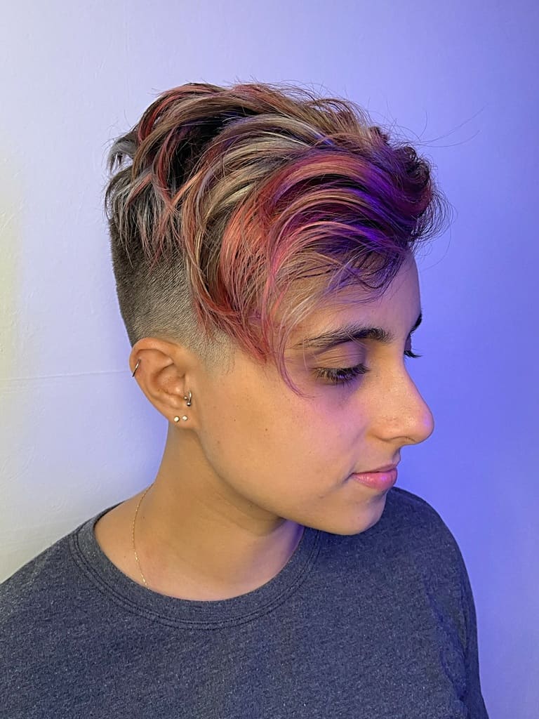 Coloração fantasia rosa e roxo